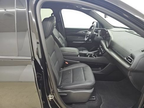 Used 2025 Chevrolet Traverse LT AWD/4WD image 23