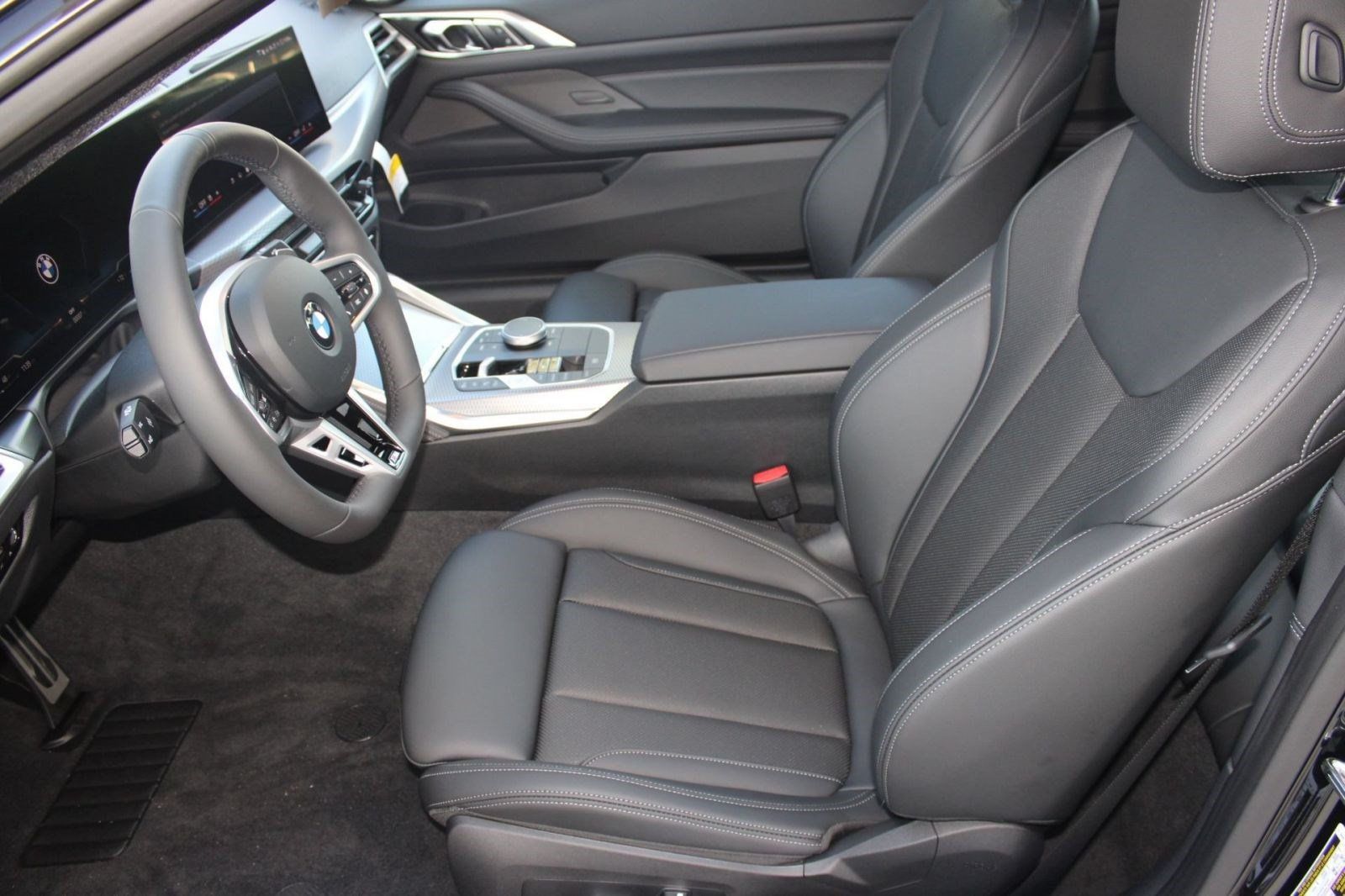 Used 2026 BMW 430i xDrive Coupe w/ M Sport Package AWD/4WD image 5
