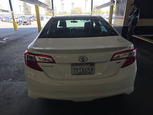 Used 2013 Toyota Camry SE FWD image 5