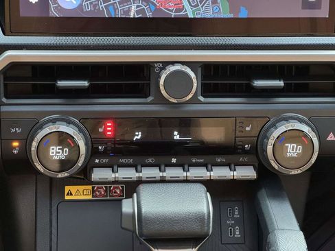 Used 2025 Toyota 4Runner Limited image 6