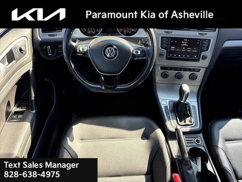 Used 2017 Volkswagen Golf S FWD image 17