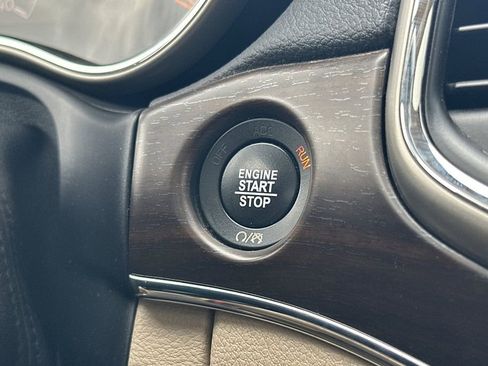 Used 2017 Jeep Grand Cherokee Limited w/ Luxury Group II image 23