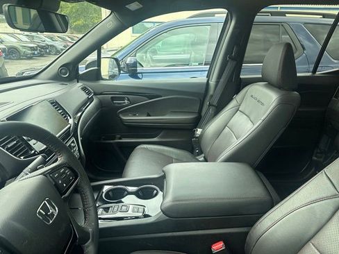 Used 2024 Honda Ridgeline Black Edition image 3