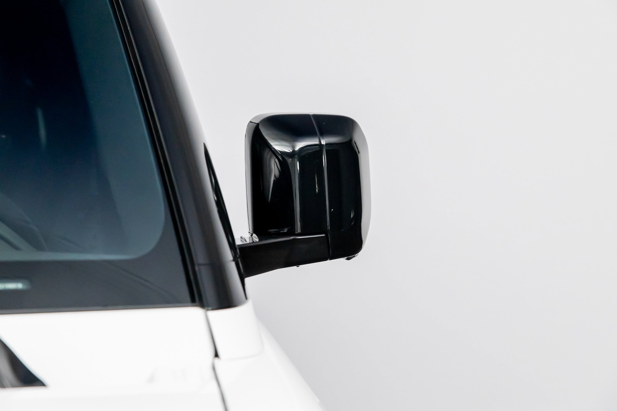Used 2023 Land Rover Defender 110 X-Dynamic SE AWD/4WD image 8