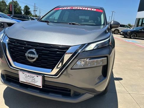Used 2023 Nissan Rogue SV FWD image 3