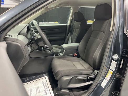 Used 2023 Honda CR-V LX image 15