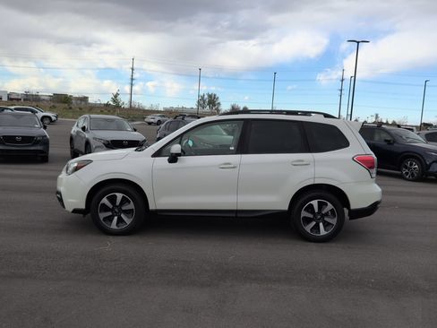 Used 2018 Subaru Forester 2.5i Premium AWD/4WD image 4