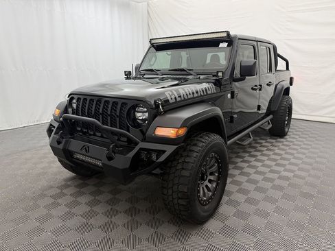 Used 2020 Jeep Gladiator Sport w/ Quick Order Package 24S AWD/4WD image 2