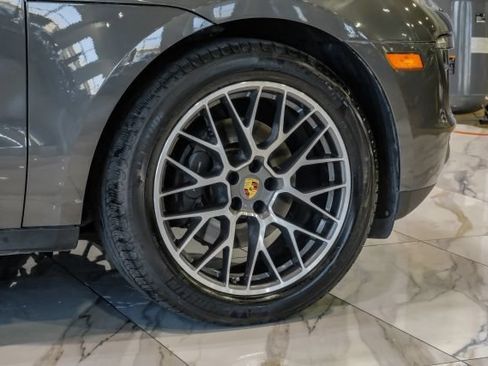 Used 2018 Porsche Macan Sport Edition AWD/4WD image 91