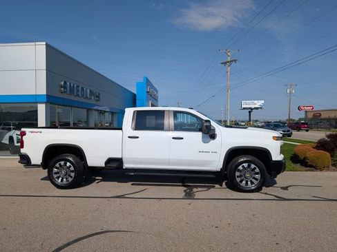 Used 2024 Chevrolet Silverado 2500 Custom w/ Snow Plow Prep/Camper Package AWD/4WD image 2
