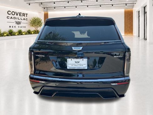 Used 2026 Cadillac Vistiq Luxury w/ LPO, Floor Liner Package AWD/4WD image 9