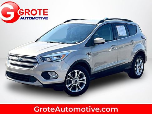 Used 2018 Ford Escape SE FWD image 1