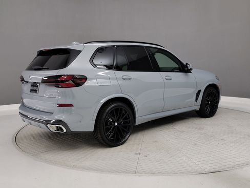 Used 2026 BMW X5 sDrive40i w/ M Sport Package RWD image 6