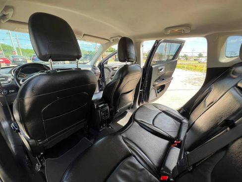 Used 2021 Jeep Compass Limited FWD image 15