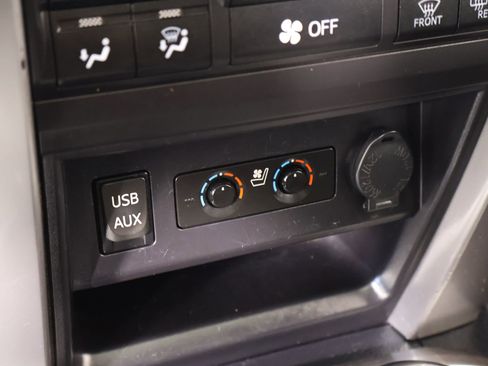 Used 2018 Toyota 4Runner Limited AWD/4WD image 7
