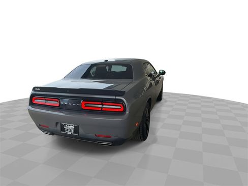 Used 2019 Dodge Challenger SXT w/ Blacktop Package image 7