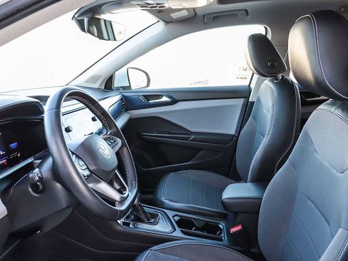 Used 2022 Volkswagen Taos SE image 18