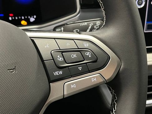 New 2025 Volkswagen Taos SE image 25