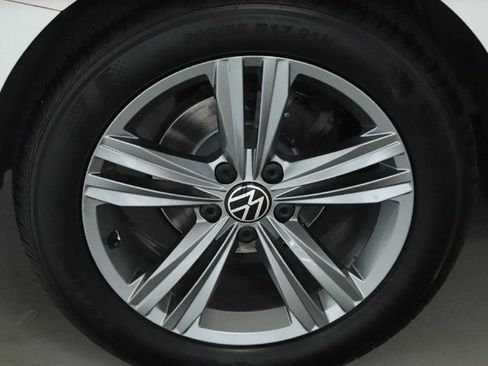 Used 2023 Volkswagen Jetta SE w/ Panoramic Sunroof Package FWD image 12