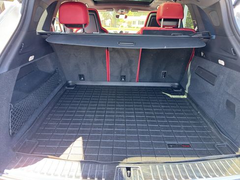 Used 2022 Porsche Cayenne Platinum Edition image 27