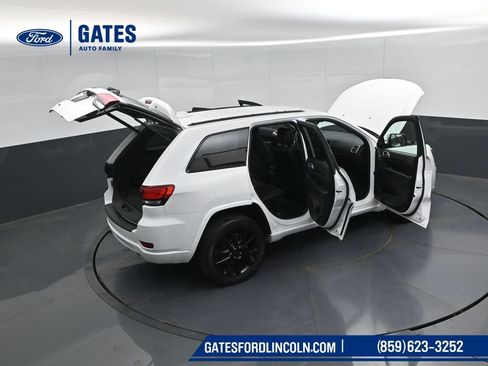 Used 2020 Jeep Grand Cherokee Altitude AWD/4WD image 55