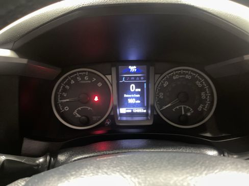 Used 2019 Toyota Tacoma SR5 image 31