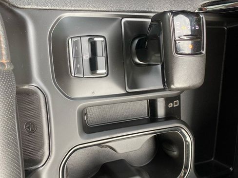 Used 2022 GMC Sierra 1500 AT4 w/ AT4 Premium Package AWD/4WD image 18