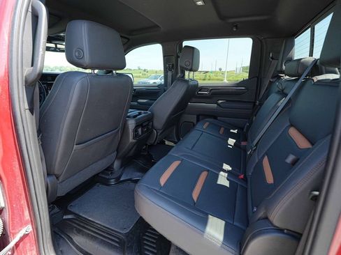 Used 2023 GMC Sierra 1500 AT4 w/ AT4 Preferred Package AWD/4WD image 18