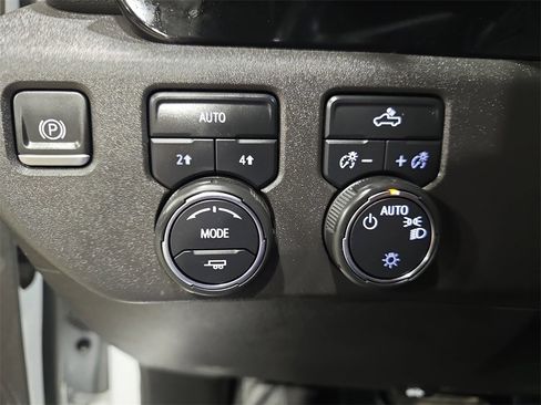 Used 2023 Chevrolet Silverado 1500 LT image 26