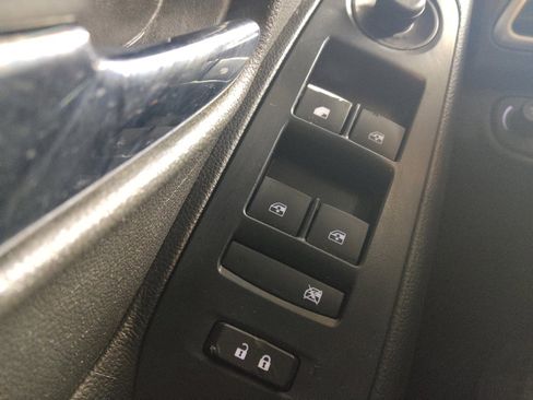 Used 2020 Chevrolet Trax LT w/ LT Convenience Package image 27