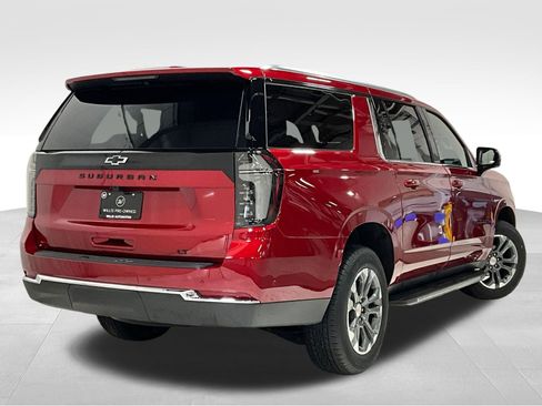 Used 2026 Chevrolet Suburban LT w/ Comfort Package AWD/4WD image 5