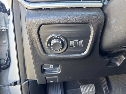 Used 2021 Jeep Grand Cherokee L Laredo image 20