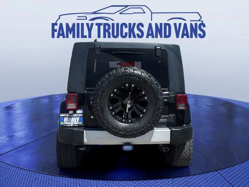 Used 2010 Jeep Wrangler Unlimited Sahara w/ Limited Group AWD/4WD image 4