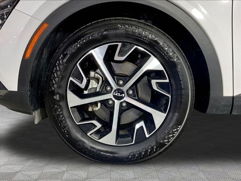 Used 2025 Kia Sportage EX w/ Premium Package FWD image 34