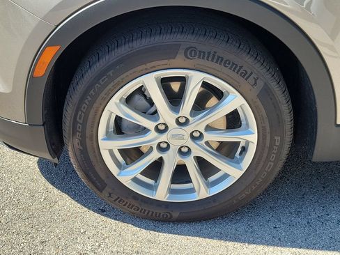 Used 2023 Cadillac XT4 Luxury w/ Cold Weather Package FWD image 11