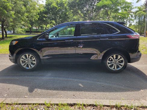 Used 2024 Ford Edge Titanium AWD/4WD image 4