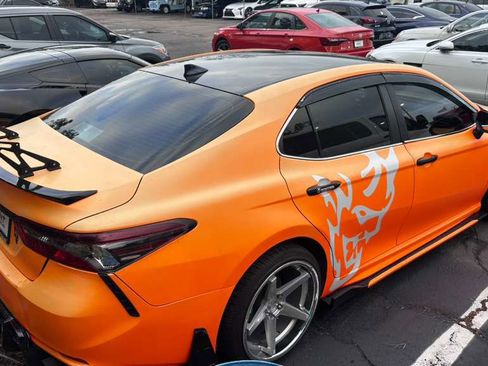 Used 2021 Toyota Camry SE image 11