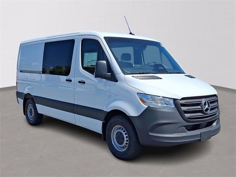 New 2025 Mercedes-Benz Sprinter 2500 image 3