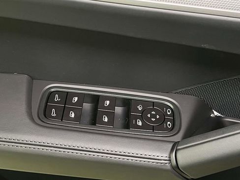 New 2026 Porsche Cayenne image 33