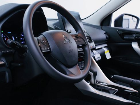 Used 2024 Mitsubishi Eclipse Cross Black Edition image 5