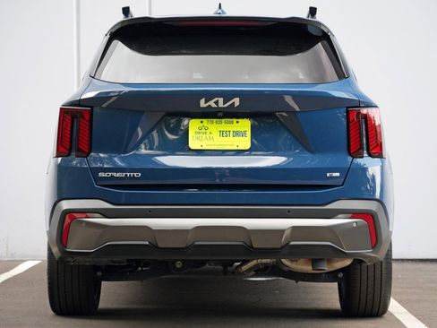 Used 2024 Kia Sorento SX AWD/4WD image 11