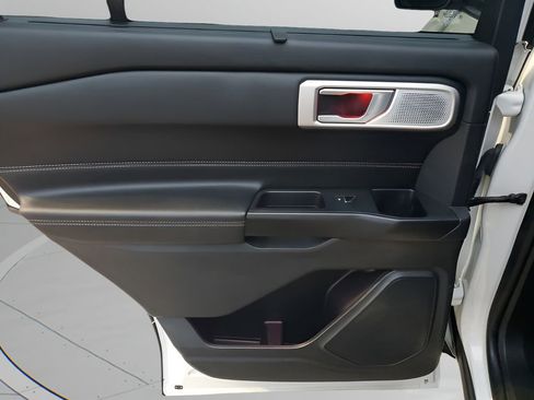 Used 2020 Ford Explorer ST w/ ST Street Pack image 17