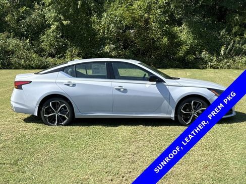 New 2025 Nissan Altima 2.5 SR w/ SR Premium Package image 2