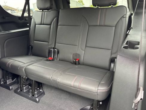 New 2026 Chevrolet Suburban RST AWD/4WD image 15