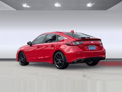 Used 2024 Honda Civic Sport Touring image 3