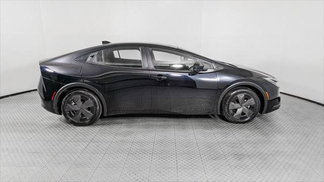 Used 2024 Toyota Prius LE FWD image 9