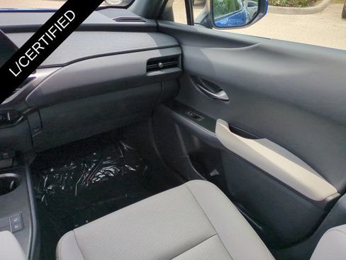 Certified 2025 Lexus UX 300h FWD w/ Accessory Package (Z2) image 16