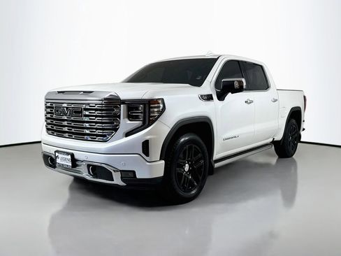 Used 2023 GMC Sierra 1500 Denali w/ Technology Package AWD/4WD image 1