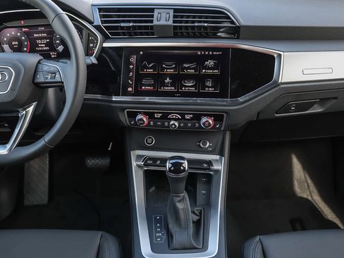 New 2025 Audi Q3 2.0T Premium image 16