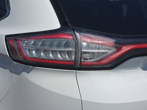 Used 2015 Ford Edge SEL FWD image 30